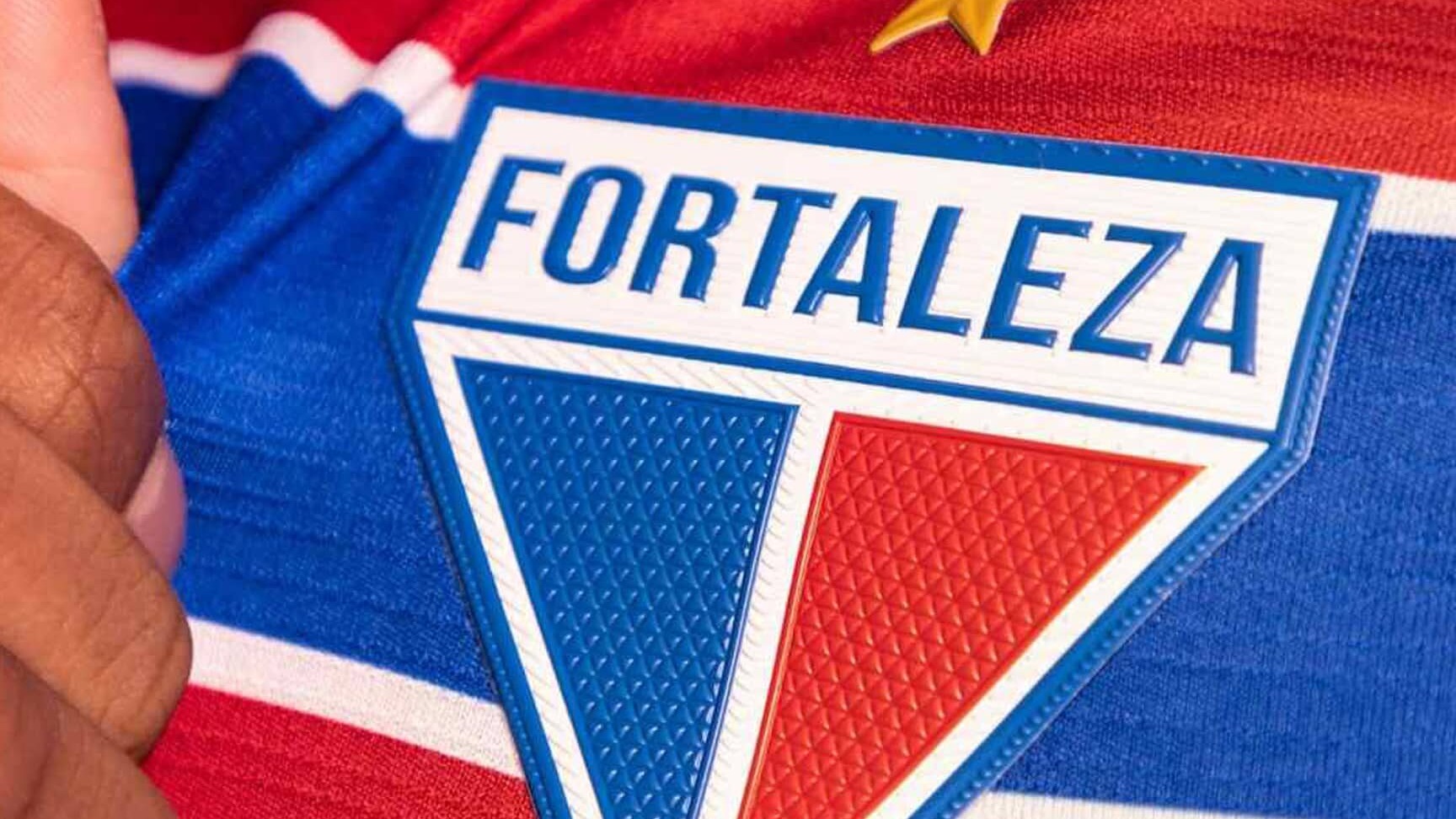 Reestruturação no Leão: Fortaleza Anuncia Saída de Diretor e Futuro de Executivo é Incerto