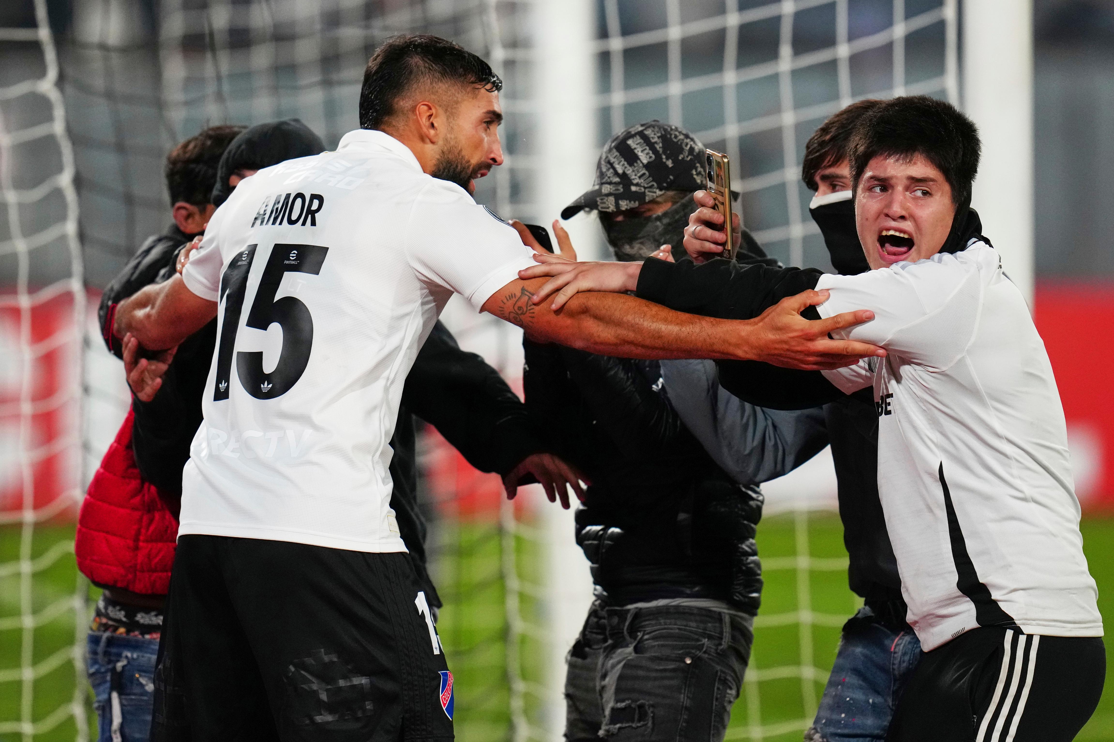 Conmebol Cancela Jogo e Fortaleza Pode Ser Declarado Vencedor Após Tumulto em Colo-Colo x Fortaleza