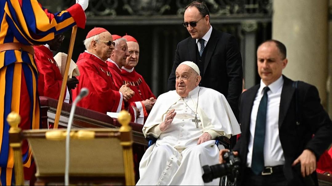 Papa Francisco Abençoa Fiéis no Domingo de Ramos e Inicia Semana Santa com Mensagem de Paz