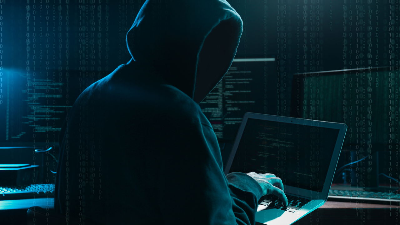 Governo busca regular redes sociais e combater crimes online
