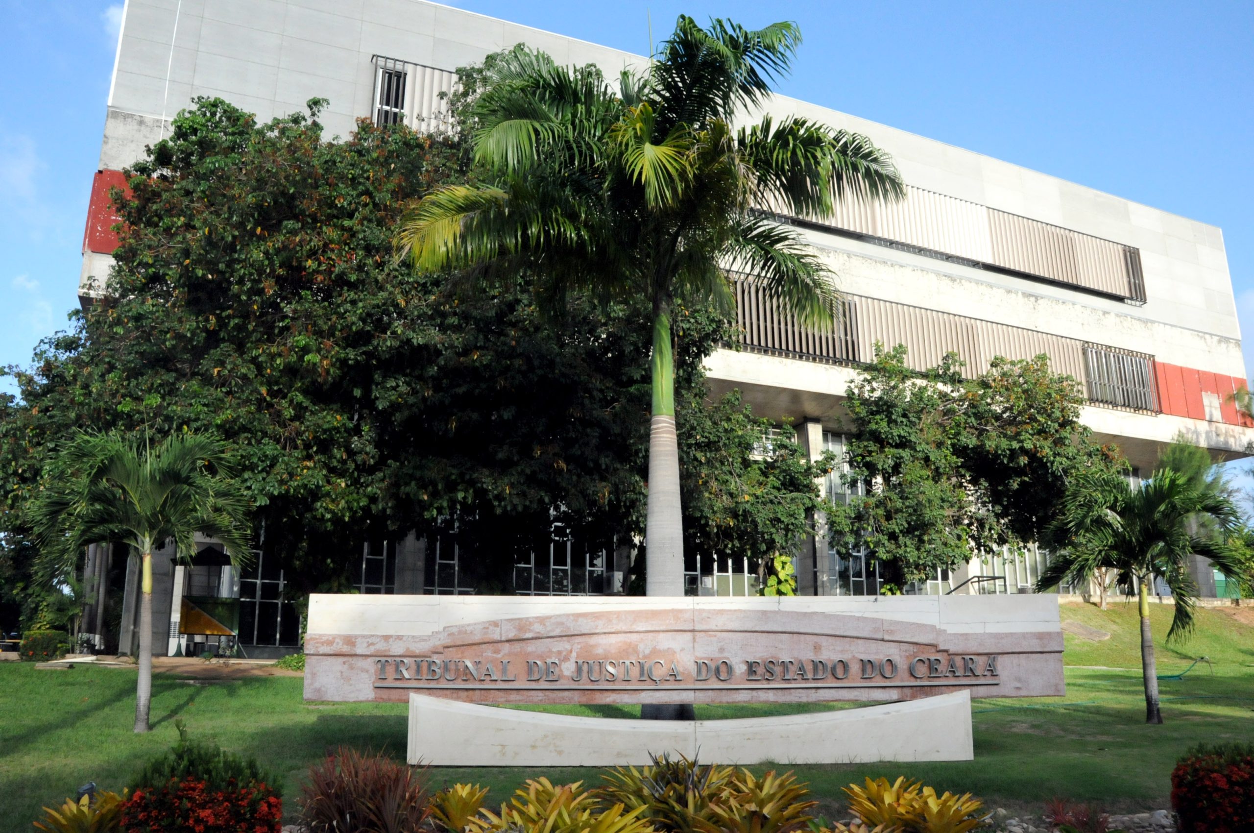 TJCE Mantém Condenação de 43 Anos por Crimes na Beira-Mar: Réu Acusado de Duplo Homicídio e Tentativa de Homicídio