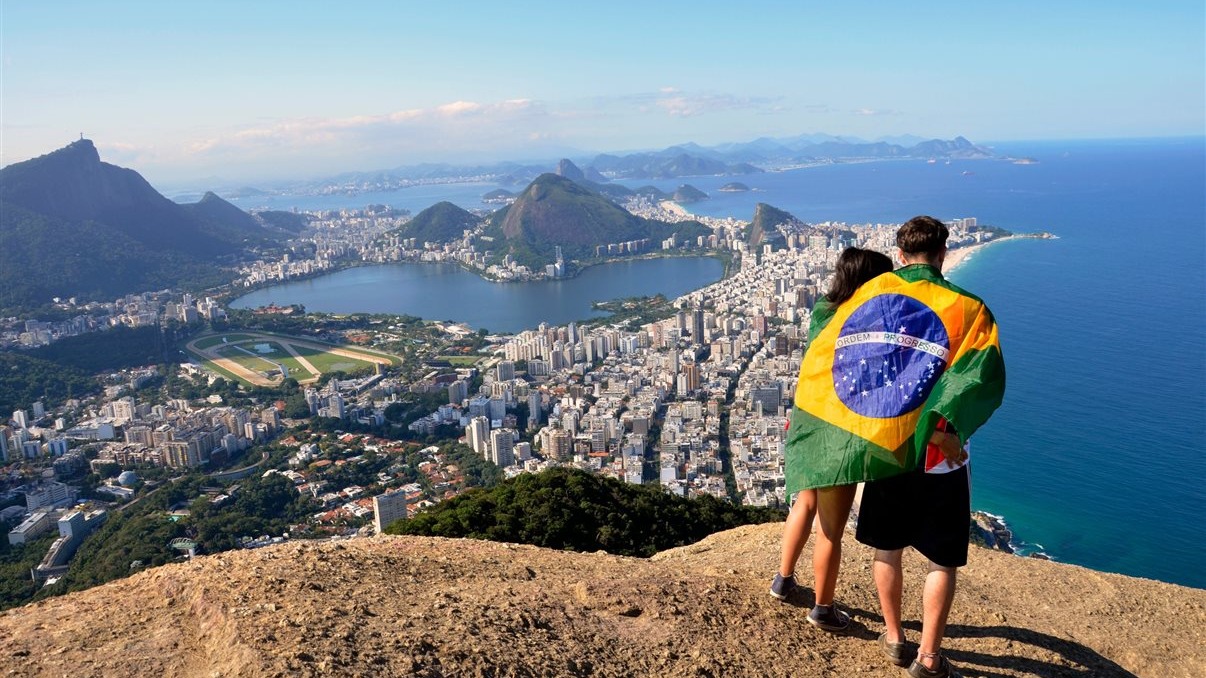 Brasil no Topo da Onda Turística: Recorde Histórico de Visitantes Estrangeiros no Primeiro Trimestre de 2025!