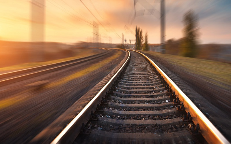 Adolescente perde a vida ao ser atropelado por trem