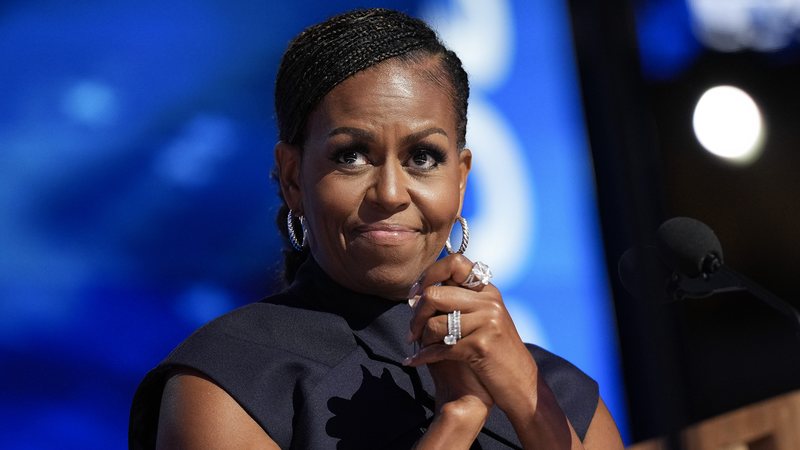 Michelle Obama aborda crise de saúde mental juvenil: "Desespero não é a resposta"