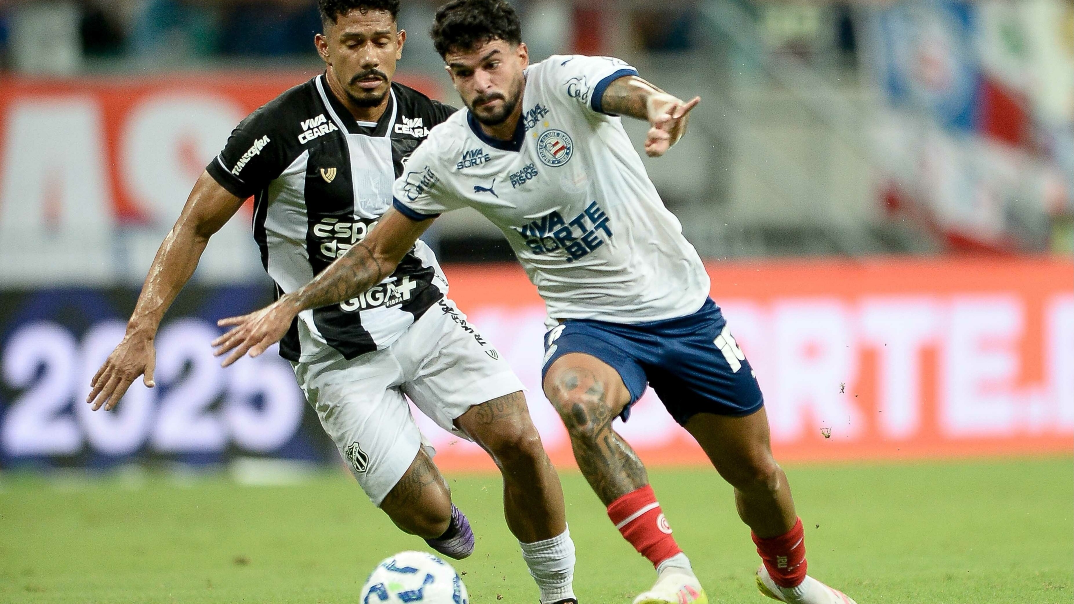 Revés Amargo: Ceará Perde para o Bahia com Gol Polêmico nos Acréscimos
