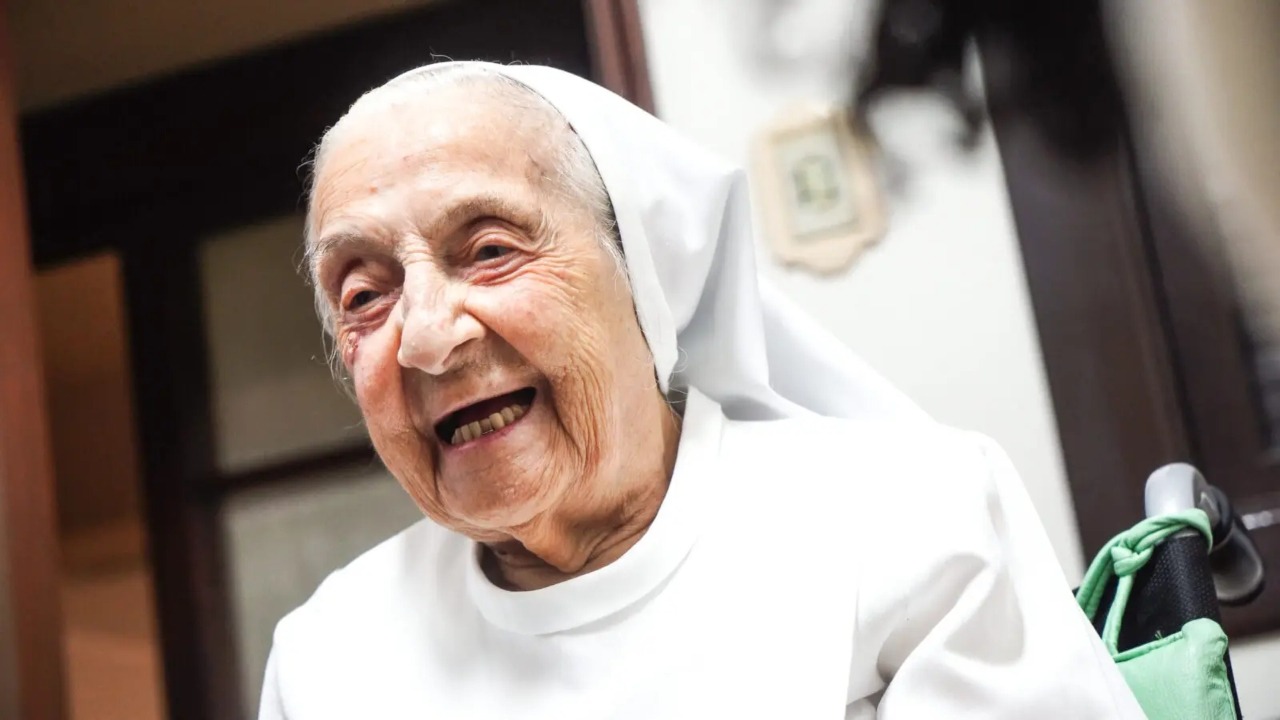 Morre aos 116 anos freira brasileira, a pessoa mais velha do mundo