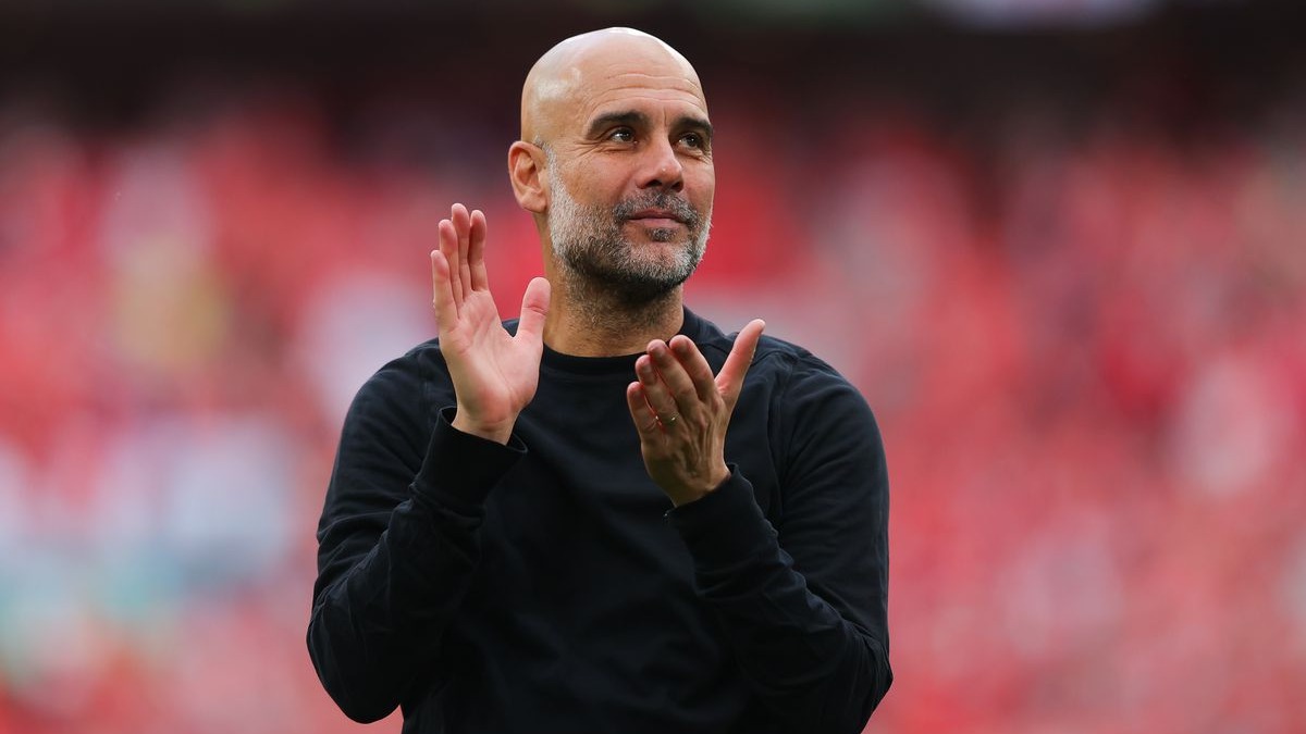 Guardiola brinca sobre hábito de Vítor Pereira e se diz aberto a celebrar com torcida