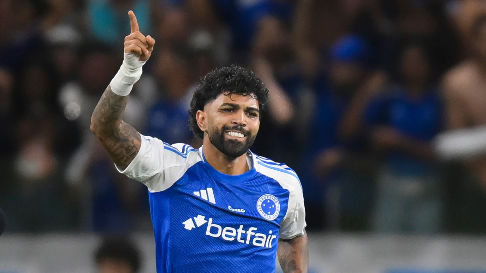 Gabigol decide clássico entre Cruzeiro e Flamengo