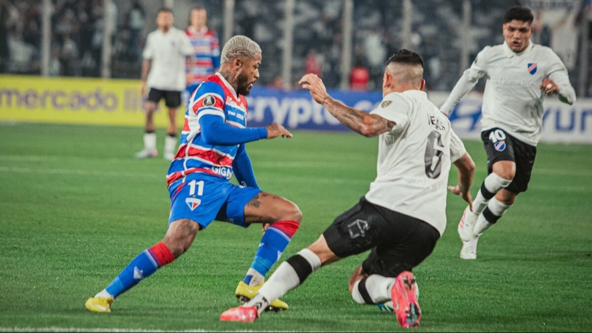 Fortaleza goleia Colo-Colo por 4x0 e avança na Libertadores
