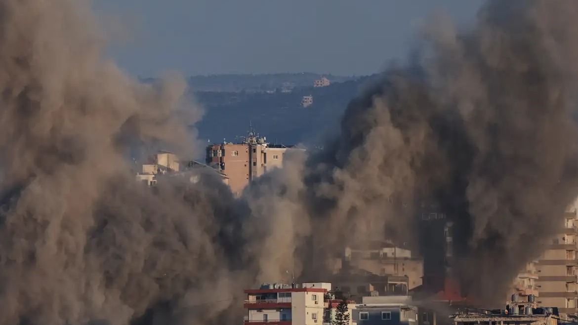 Gaza sob Fogo Cerrado: Escalada de Bombardeios Israelenses Deixa Rastro de Morte e Desespero!