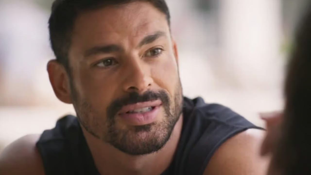 Cauã Reymond revela infância marcada por bullying e desafios familiares