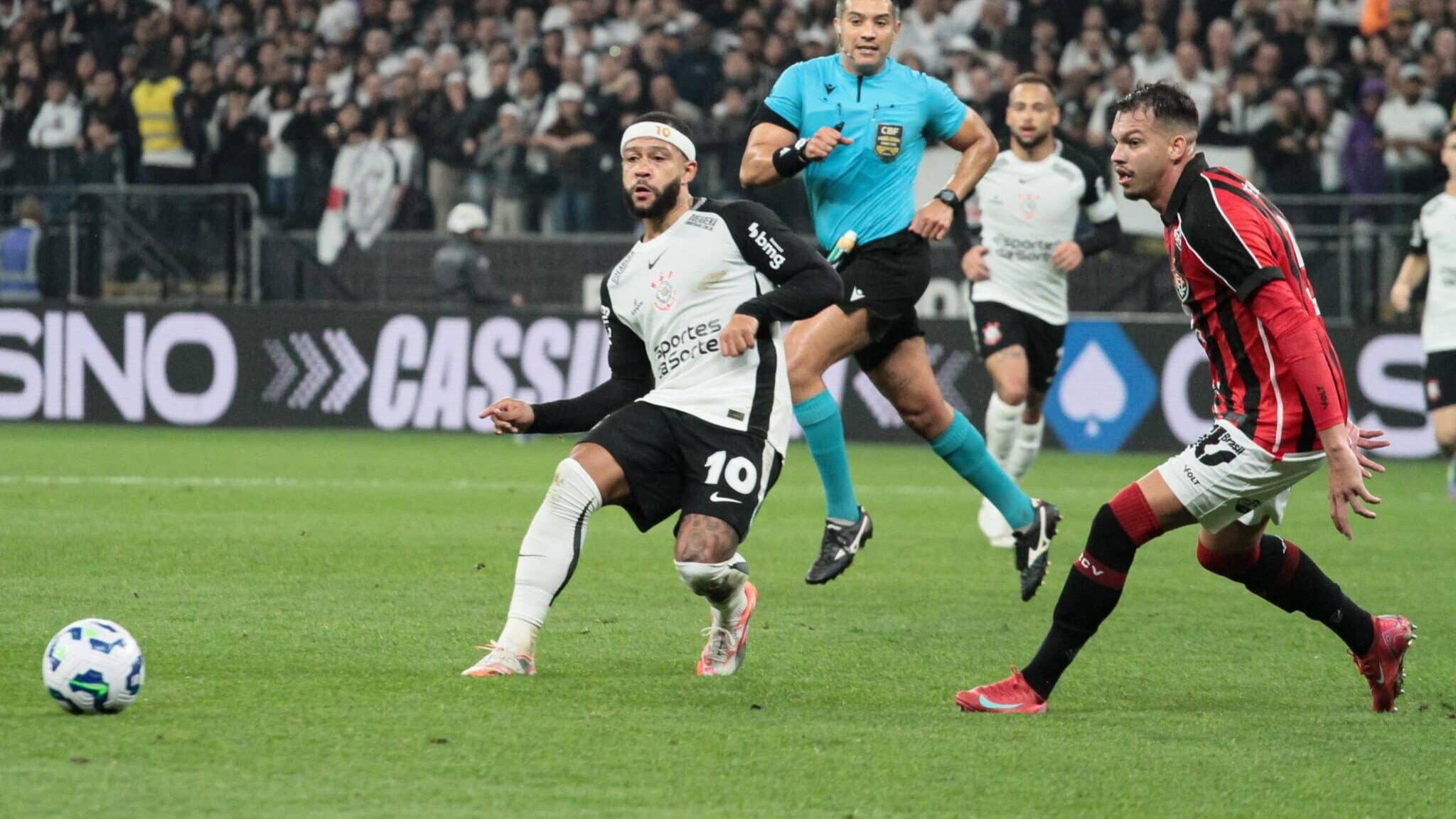Corinthians empata em casa com o lanterninha e sofre vaias da torcida