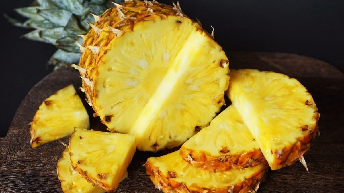 Abacaxi: O segredo suculento que seu corpo tanto ama! Descubra 10 motivos para incluir essa fruta na sua dieta