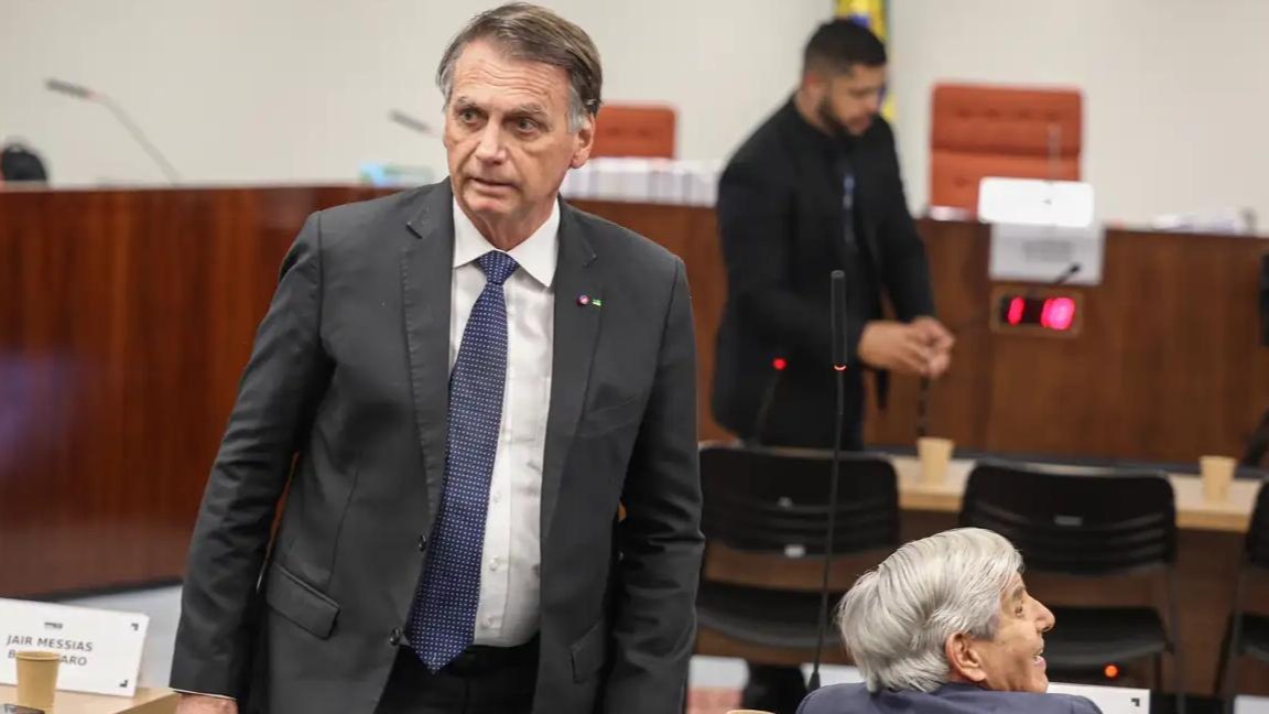 Defesa de Bolsonaro Pede Anulação da Delação de Mauro Cid Após Acusação de Mentiras