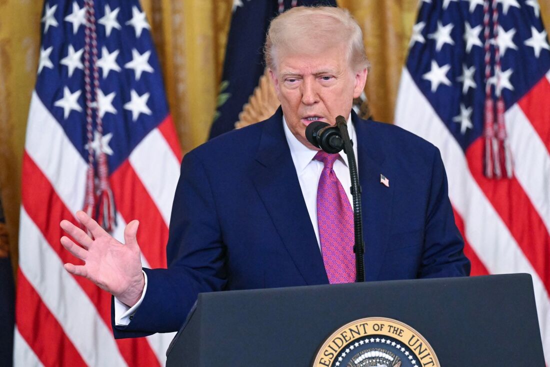 O Retorno de Trump ao Palco Global: Declarações Polêmicas sobre Irã e Imigração Agitam os EUA
