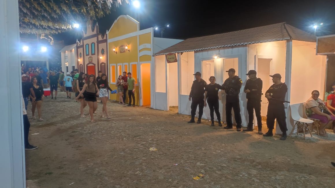 Polícia Federal Fecha Empresas Clandestinas e &quot;Limpa&quot; a Segurança das Festas Juninas no Ceará!