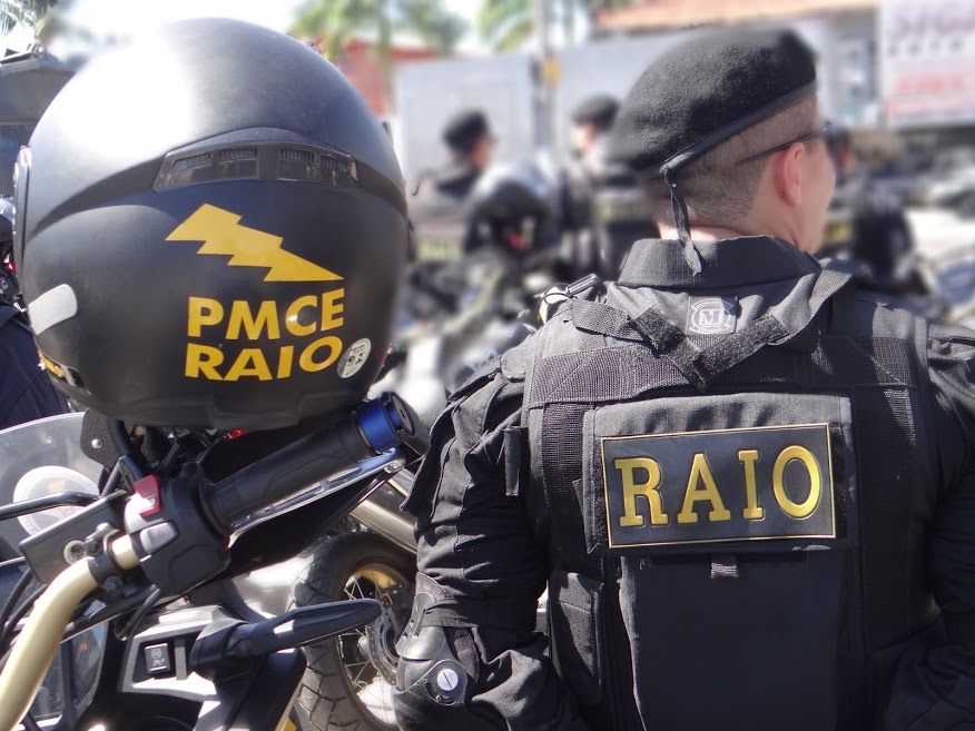 Um Jogo Perigoso: Suspeito Tenta Se Esconder no Futebol para Fugir da Polícia