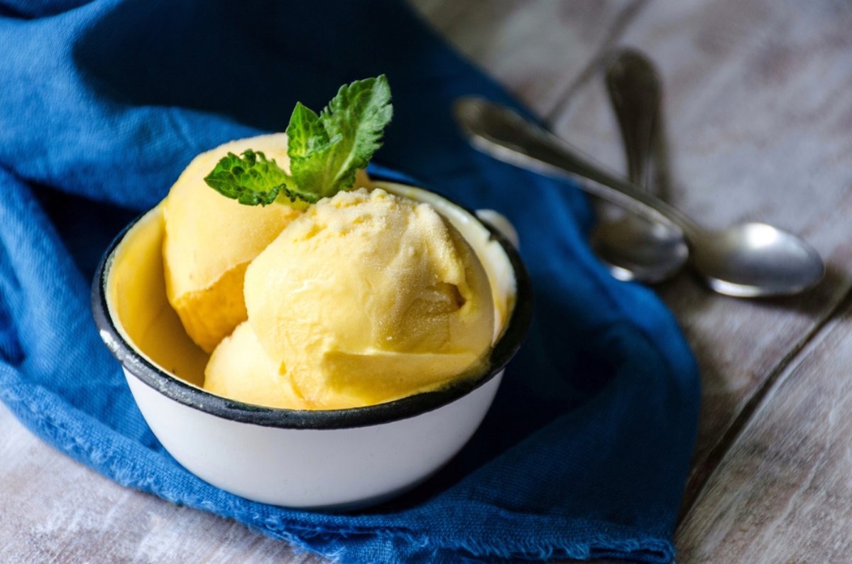 Sorvete de Manga Caseiro: A Receita que Vai Mudar seu Verão (e sua vida!)