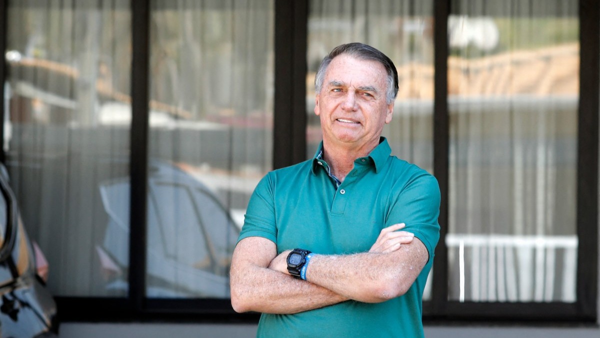 Bolsonaro Deixa Prisão Domiciliar para Tratamento Médico