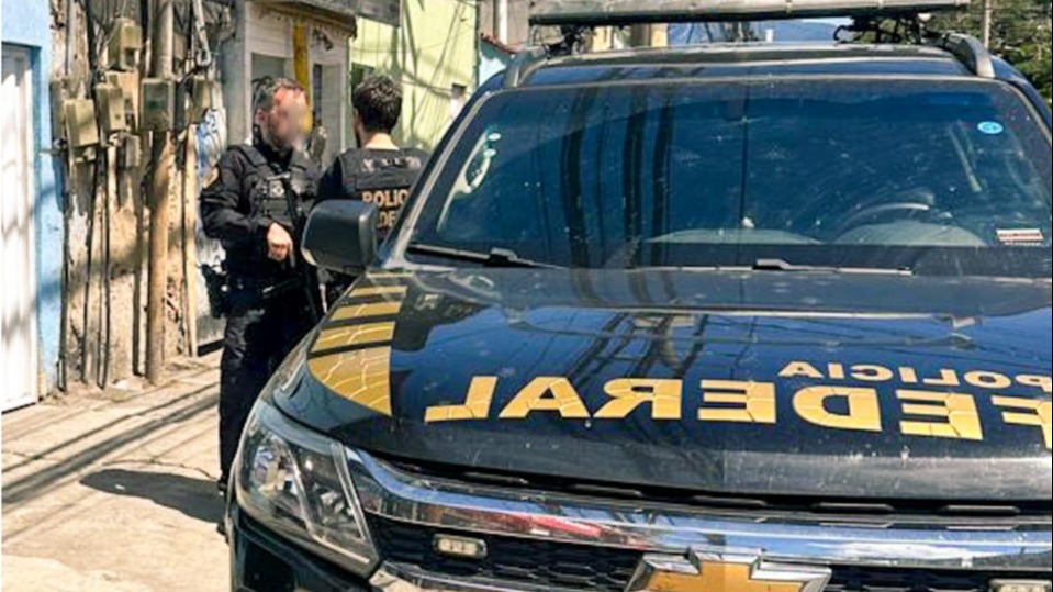 Imagem da notícia: Fraude Digital na Educação: PF Cumpre Mandados no Rio e Mira Desvio de Verba do Crato/CE