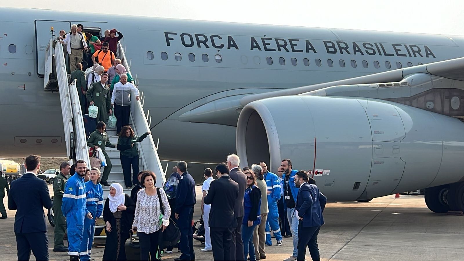 Quinto voo com deportados chega ao Brasil em meio a relatos de violações