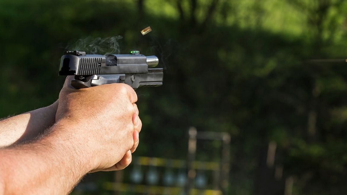 Armas de brinquedo em crimes: risco letal e consequências severas