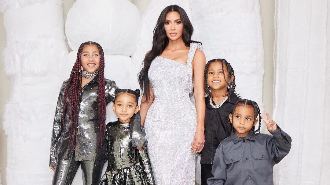Kanye West choca ao dizer que se arrepende de ter filhos e dispara contra Kim Kardashian
